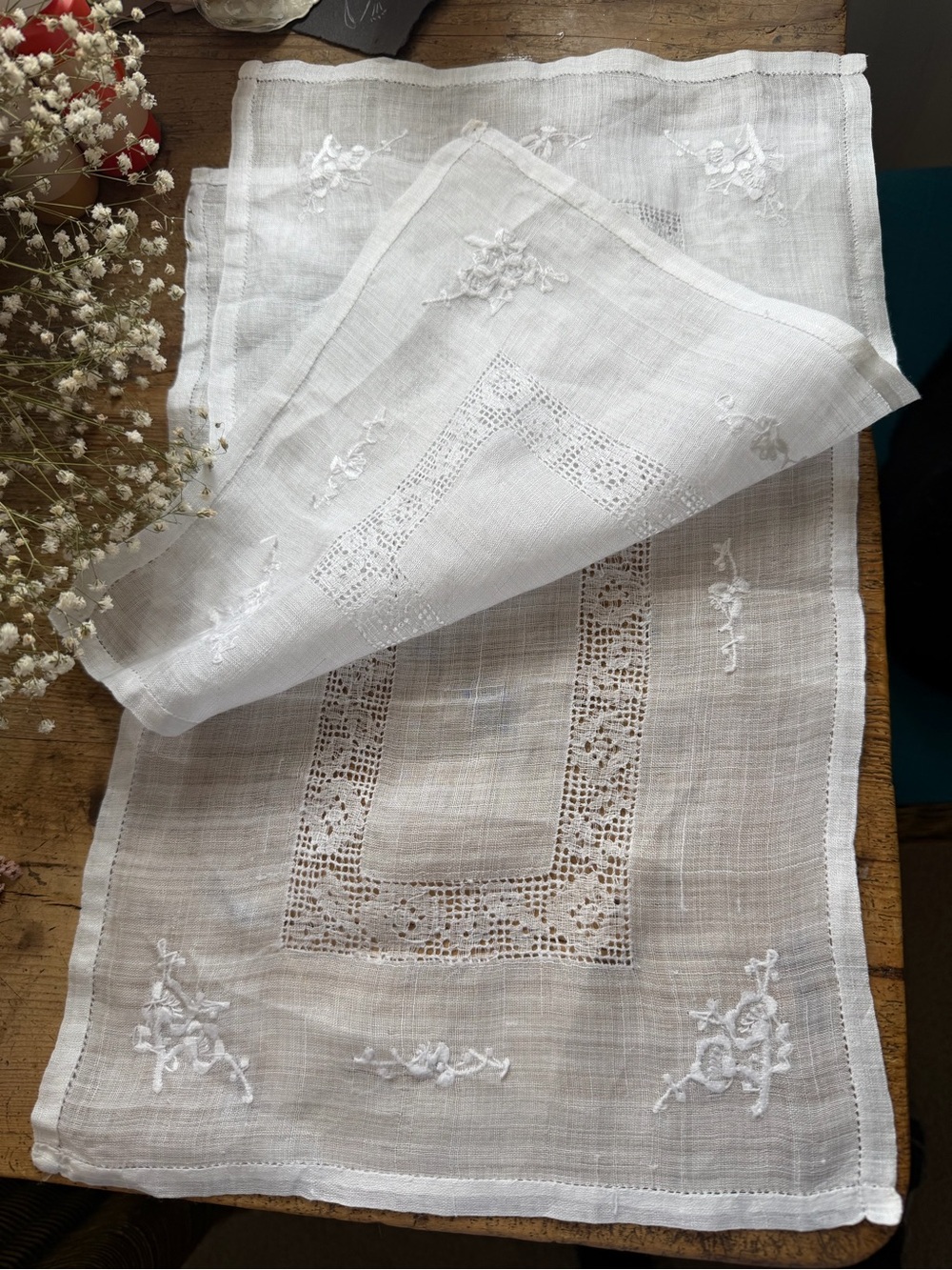 One pair of fine Irish linen rectangular doilies
